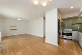 2200 Dickson Dr in Austin, TX - Building Photo - Building Photo