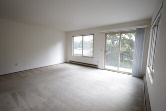 Bitter Lake Apartments in Seattle, WA - Building Photo - Building Photo