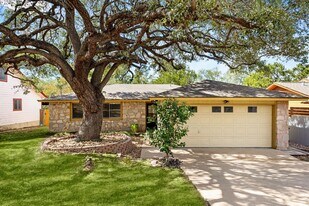 7908 Peaceful Hill Ln in Austin, TX - Building Photo