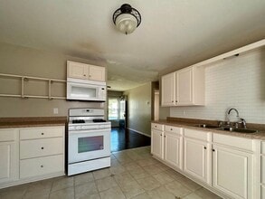 4545 S Laclede St in Wichita, KS - Building Photo - Building Photo