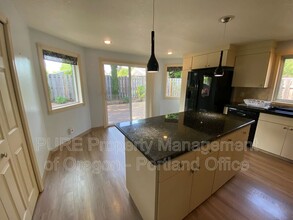 15779 SW 87th Ave in Tigard, OR - Building Photo - Building Photo