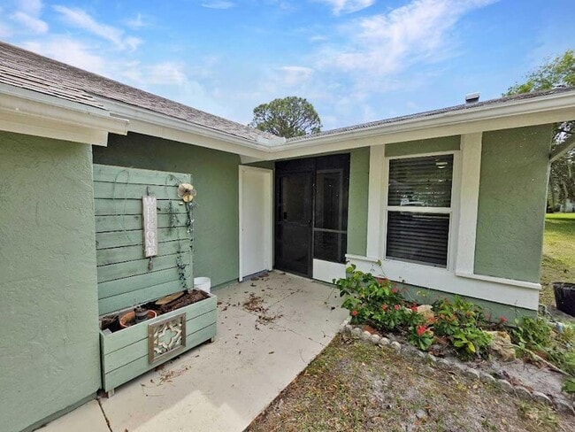 1480 SE Rivergreen Cir in Port St. Lucie, FL - Foto de edificio - Building Photo
