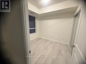 3260 Sheppard Ave E in Toronto, ON - Building Photo - Building Photo