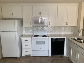109 Shannon Unit B Cir in Del Rio, TX - Building Photo - Building Photo