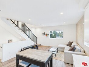 14525 Killion St in Los Angeles, CA - Building Photo - Building Photo