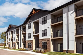 The Sullivan in Lake St. Louis, MO - Foto de edificio - Building Photo