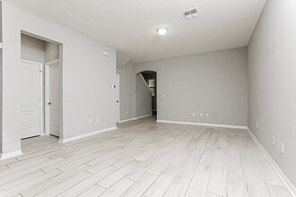 2539 Econ Landing Blvd in Orlando, FL - Building Photo - Building Photo