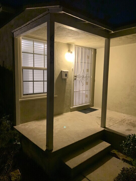 6402 W 86th Plz, Unit 6402 in Los Angeles, CA - Building Photo