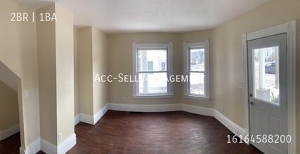 104 Diamond Ave SE-Unit -1 in Grand Rapids, MI - Foto de edificio - Building Photo