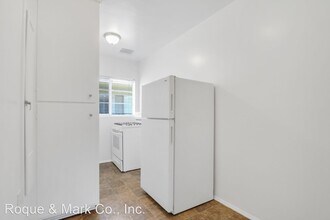 10908 Santa Monica Blvd in Los Angeles, CA - Building Photo - Building Photo