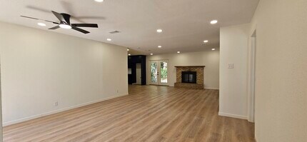 608 Oak Dr in Hurst, TX - Building Photo - Building Photo