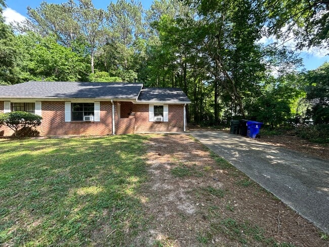 property at 105 Meadowbrook Ct