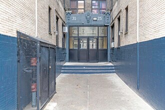 25-31 Post Ave in New York, NY - Building Photo - Building Photo