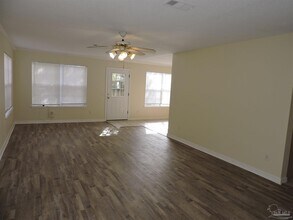 3296 Two Sisters Wy in Pensacola, FL - Building Photo - Building Photo