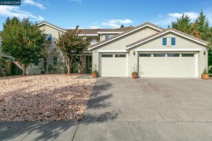 732 Antiquity Dr in Fairfield, CA - Building Photo