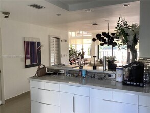 460 Poinciana Island Dr in Sunny Isles Beach, FL - Building Photo - Building Photo