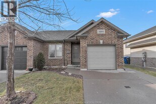 3205 Seville Ave in Windsor, ON - Building Photo