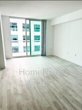 1200 Brickell Bay Dr in Miami, FL - Building Photo - Building Photo