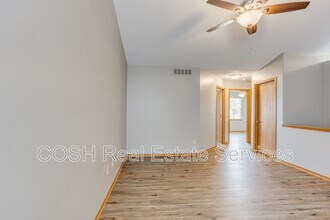 1028 E Karla Ct in Haysville, KS - Building Photo - Building Photo