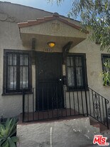 4880 Lexington Ave in Los Angeles, CA - Building Photo