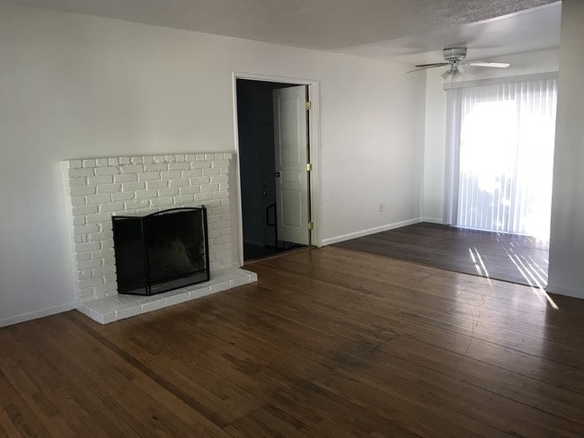 1059 La Mesa Dr in Chico, CA - Building Photo - Building Photo