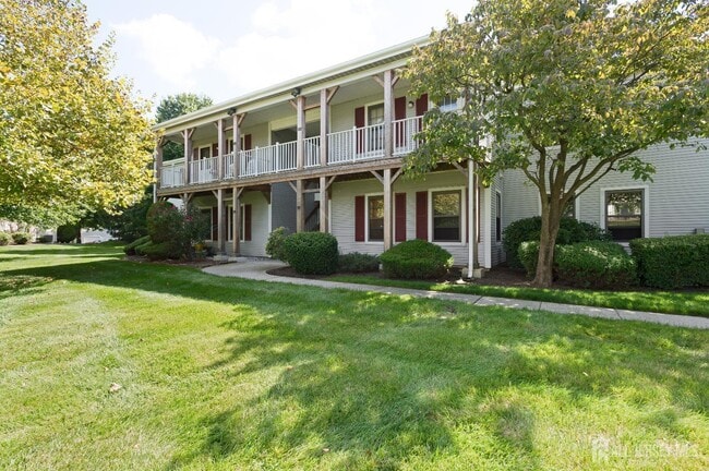 98 Griggs Pl in East Brunswick, NJ - Building Photo - Building Photo