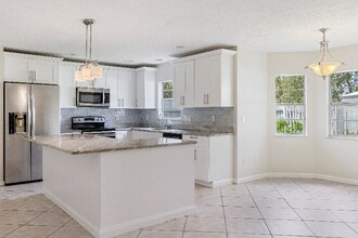 116 Alhambra Ave in Sebastian, FL - Building Photo - Building Photo