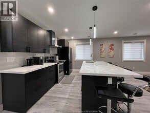 2446 McDougall St in Windsor, ON - Building Photo - Building Photo