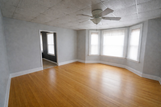 465 E High St, Unit 1 in Manchester, NH - Building Photo - Building Photo