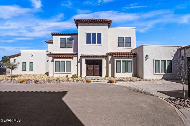 property at 871 Country Club Rd