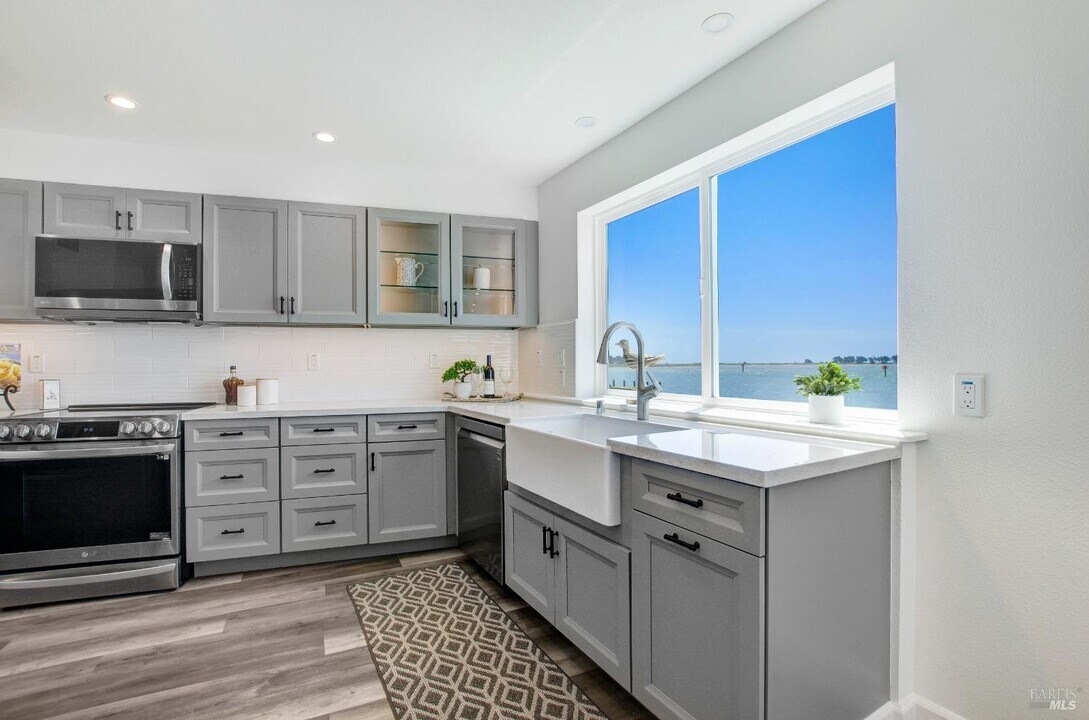 625 CA-1 in Bodega Bay, CA - Building Photo