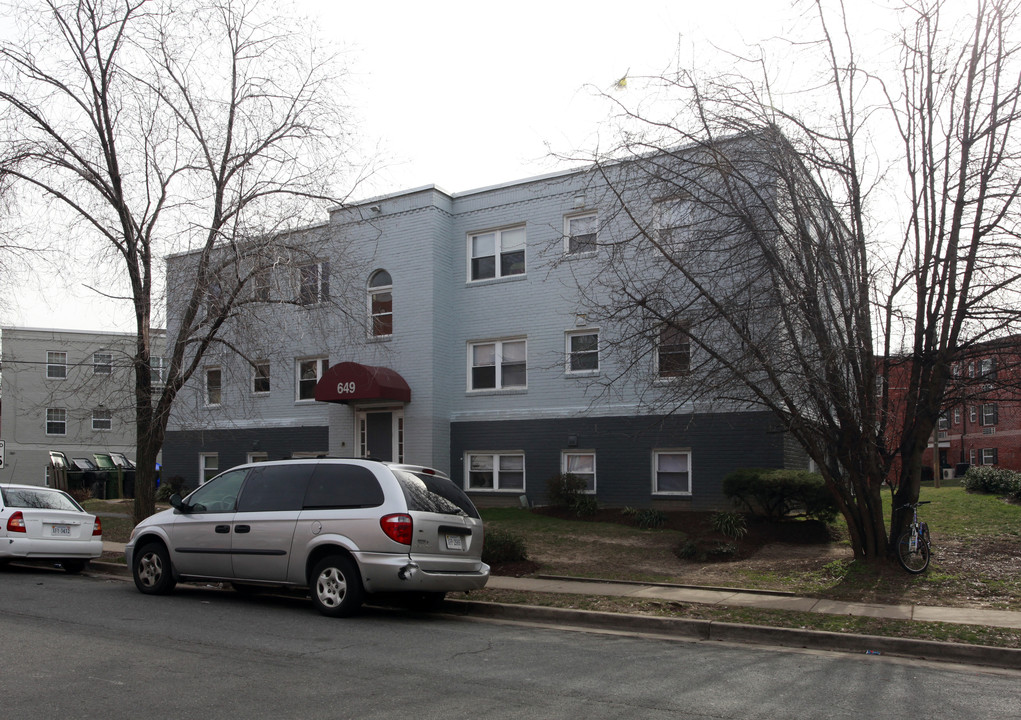 Mount Vernon Flats in Alexandria, VA - Building Photo