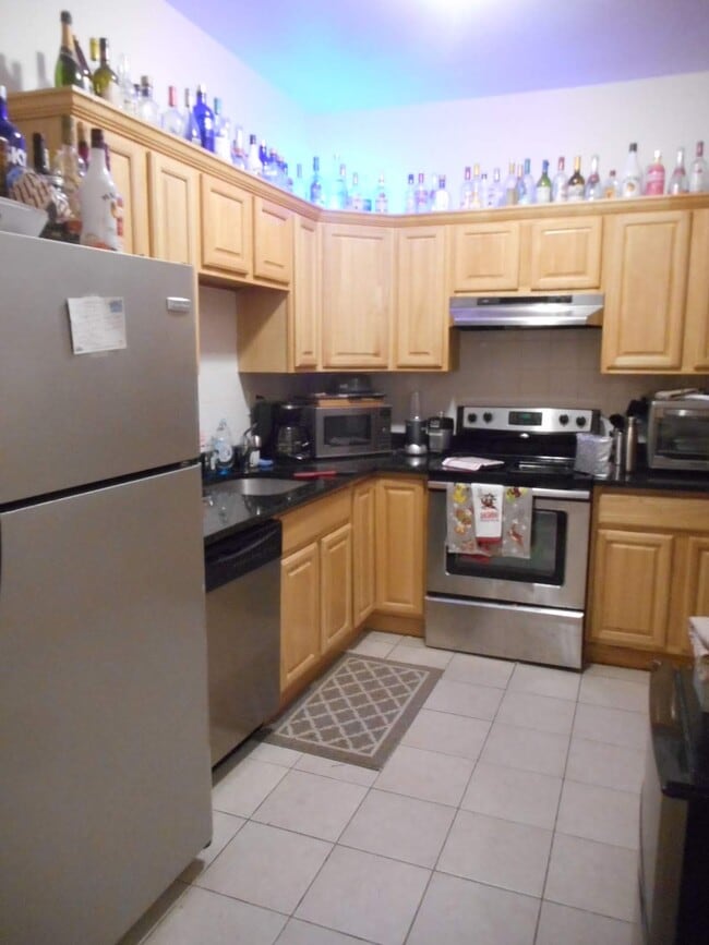 23 Aberdeen St, Unit 2 in Boston, MA - Foto de edificio - Building Photo