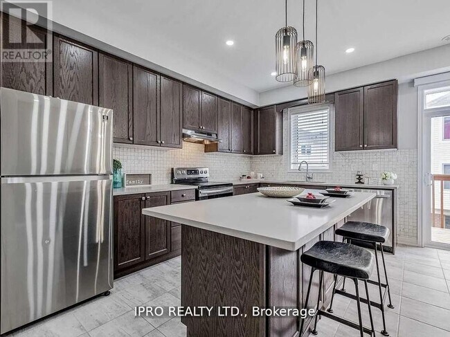 34 Rapids Ln in Hamilton, ON - Building Photo - Building Photo