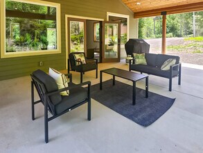 1196 Place Rd in Port Angeles, WA - Building Photo - Building Photo