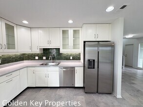 5510 Los Robles Dr in Carlsbad, CA - Building Photo - Building Photo