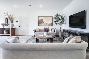 Fallbrook Flats in York, PA - Building Photo