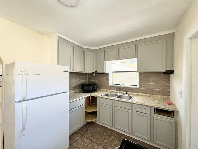2139 Polk St in Hollywood, FL - Building Photo - Building Photo