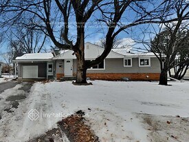 3612 Commodore Dr in Minneapolis, MN - Building Photo