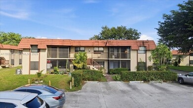 6530 W 27th Ave in Hialeah, FL - Building Photo - Building Photo