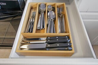 3446 N Ozark Ave in Chicago, IL - Building Photo - Building Photo