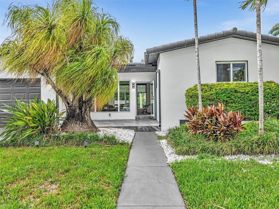 915 N 14th Ave in Hollywood, FL - Building Photo