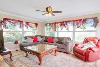 19185 SE Homewood Ave in Jupiter, FL - Building Photo - Building Photo