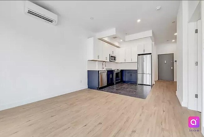 101 Grove St in Brooklyn, NY - Building Photo - Building Photo