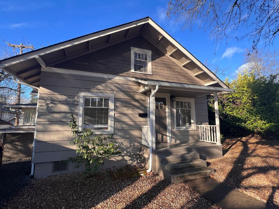 1940 Kincaid St in Eugene, OR - Building Photo