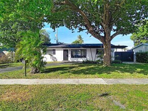 600 N 66 Terrace in Hollywood, FL - Building Photo - Building Photo