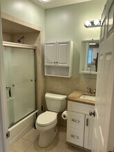 398 Franklin Ave, Unit apartment 1 in Wyckoff, NJ - Foto de edificio - Building Photo