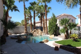 7916 Lisa Marie Ct in Las Vegas, NV - Building Photo - Building Photo