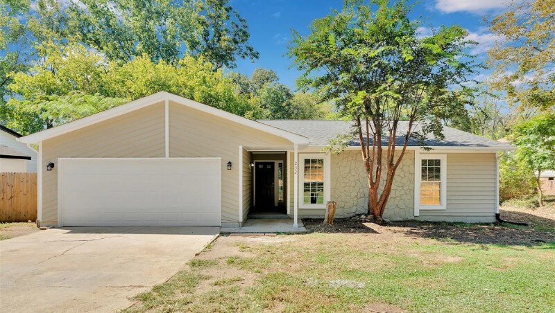 232 Vista Grande Cir in Charlotte, NC - Building Photo