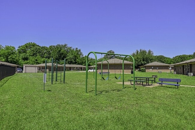 331 N Longview St in Kilgore, TX - Building Photo - Building Photo